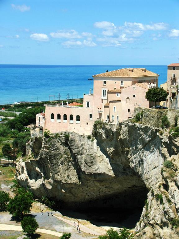 Hotel Ristorante Le Clarisse Amantea Eksteriør billede